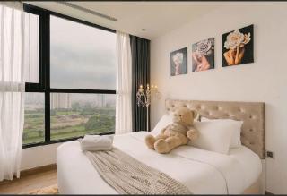 Romantic Skyline Retreat 2-Bedroom Near Landmark72 and JW Marriott Hanoi Vietnam - 9