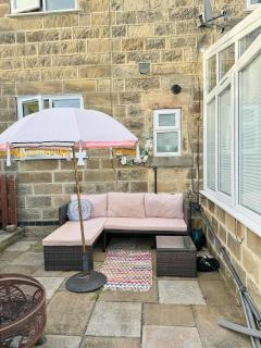 Cosmos Cottage - Colourful Home, Stunning Views - 4