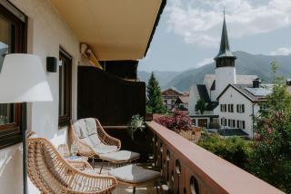 Die Karwendelsuite - 5 Sterne FeWo mit bestem Bergblick, zentrumsnah & ruhig gelegen, familienfreundlich - 5