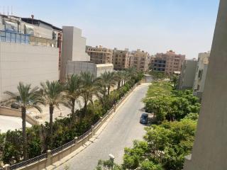 Luxury & Spacious fully furnished 3-bedroon Penthouse in the heart of New Cairo - 6