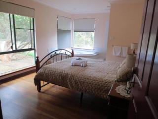 #1 Walpole Wilderness Resort chalet. Spa & forest! - 9