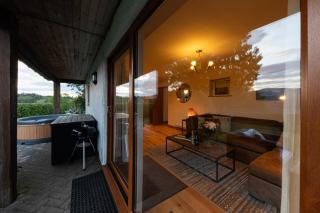Laurel - pet-friendly cottage with indoor pool, hot tub & panoramic Snowdonia views - 6
