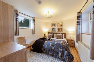 Laurel - pet-friendly cottage with indoor pool, hot tub & panoramic Snowdonia views - 1