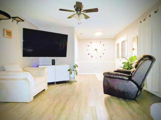 Charming 4 bed 3 bath single family home in Hudson - 7