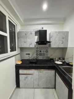 fully furnished 1 BHK Apartment with free parking in Tapovan, Rishikesh - 7