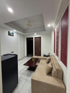 fully furnished 1 BHK Apartment with free parking in Tapovan, Rishikesh - 9