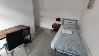 The Executive Stay Near University of South Wales - 7