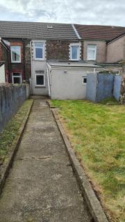The Executive Stay Near University of South Wales - 4