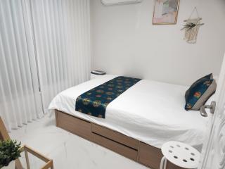 Mapo Hanok Vibe 3BR Group Home 4 Queen Beds - 8