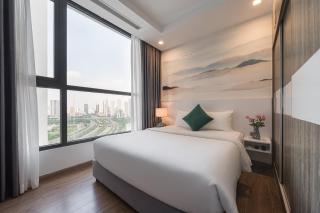 Premium High Rise 2-Bedroom Apartment in Vinhomes Green Bay Hanoi District - 9
