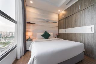 Premium High Rise 2-Bedroom Apartment in Vinhomes Green Bay Hanoi District - 8