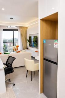 Riara One,heated pool,gym a minute walk to Junction Mall - 2