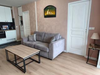 Les Sables, cozy cottage with stunning sea views - 2