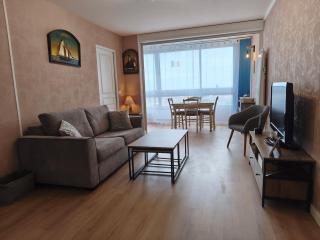 Les Sables, cozy cottage with stunning sea views - 9