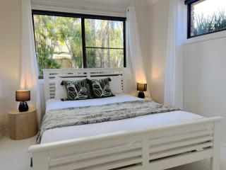 Elegant Family Residence Runcorn with Parking - 9