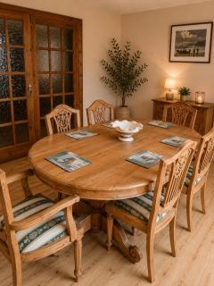 Lakeside Retreat Sleeps 8 & 15 mins from Westport - 4