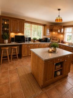 Lakeside Retreat Sleeps 8 & 15 mins from Westport - 7