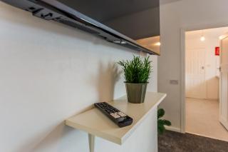 Stylish 3-Bed Apartment Near Newcastle Centre - 6