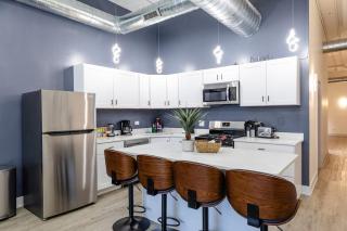 Group-Friendly 6BR Luxury Suite in Prime South Loop Location with Optional Parking and Gym Access Near McCormick Place, Soldier Field and Grant Park - 9
