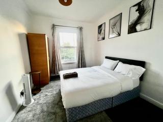 Modern 1BR Flat Near Brockley Station - 8