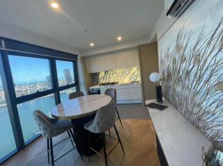 Waterfront Marble Residence Pool Spa Parking - 4