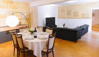 Grande maison en pierre à Pomerol - 3 chambres, parking, proche Saint-Emilion - 3