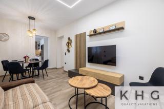 Corner apartment near Deboset bridge - 0