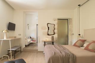 Spartacus Garden Boutique Suites - 5