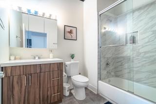 South Loop 3BR Apartment Near Lakefront Trail, Field Museum & Adler Planetarium - 4