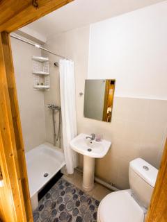 Kolsay Tanbalytas Wood Panel House for 3 Guests - 8