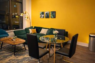 Convenient 2BR Suite in Prime Location with Gym Access & Optional Parking Near McCormick Place and Soldier Field - 9