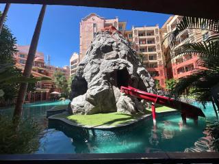 Pool & Garden Access Room - Seven Seas Condo by Som - 9