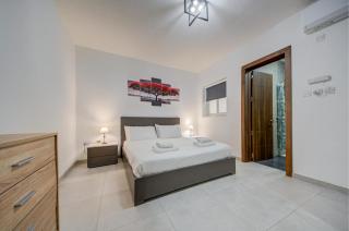 Marsascala Seafront Apartment - Private Terrace & Views - 7