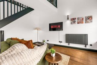 Spacious 2BR I Workspace I Duplex I City Centre - 7