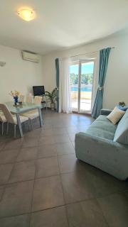 Seaview apartment Milna - 1