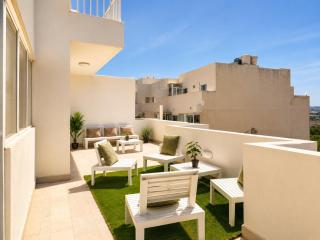 Stylish Brand New 3BR Apartaments - 10 min walk from Buggibba Square - 9