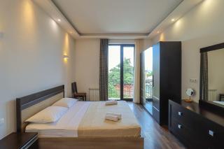 Spacious Sololaki 2BR with Balcony - by Wehost - 9