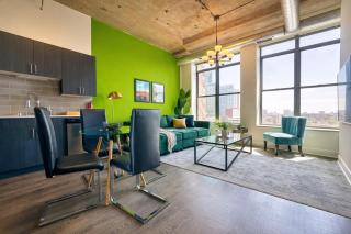 Central 2BR South Loop Location with Optional Parking & Gym Access Near McCormick Place, Shedd Aquarium & Navy Pier - 0