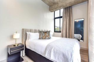 The Lineal 421 - Smart 1BR Apartment Sandton CBD Pool & WiFi - 8