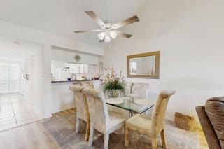 Venice Condo Pool Balcony & Beaches Nearby - 4