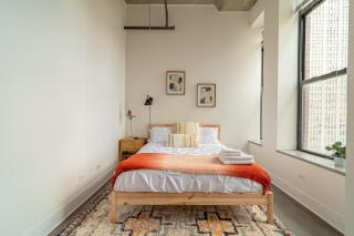 Skyline 2BR in South Loop Chicago with Optional Parking & Gym Access Near McCormick Place, Soldier Field and Lakefront - 1