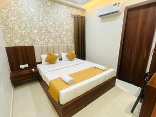 Residency- fully air-conditioned & family-friendly room - 4