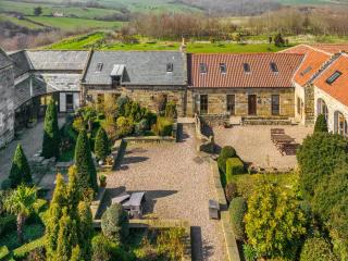 Seaton Court - Uk31955 - 2