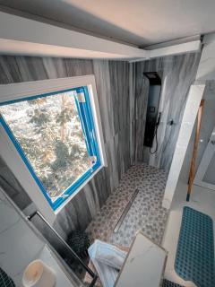 Private Oasis with Jacuzzi & Pool for Two - 9