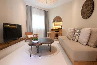 Umm Al Quwain Beach Hotel - 8