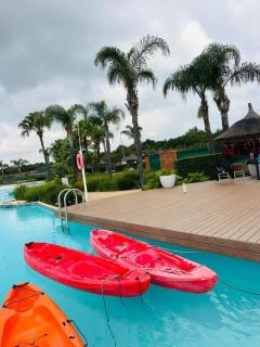 E&M Lux Home Stay - 9