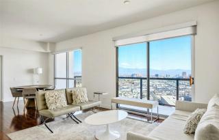 One Bedroom High Rise Residence with City Views - 6