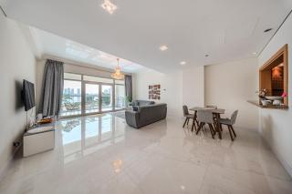 Apartment with Sea View on the Palm - 0