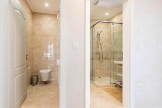 La View 2BR by the Sea EV Charger & Free Parking and Pool - 6
