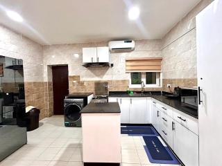 Mex cozy three beds Parkview estate Ikoyi - 7